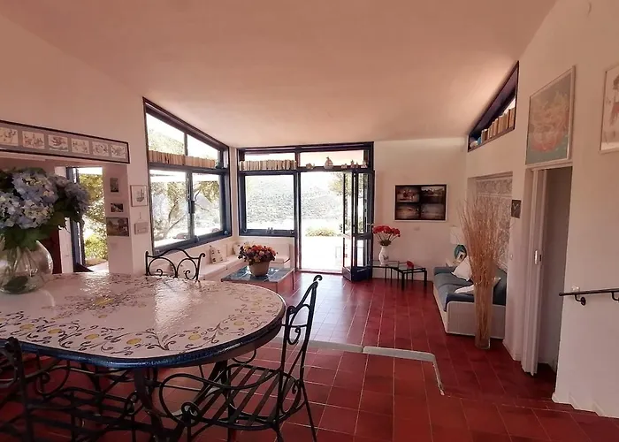 Villa Il Gabbiano A Few Minutes Walk From The Sea