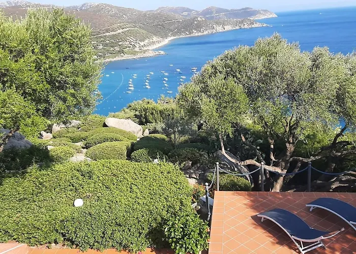 Villa Il Gabbiano A Few Minutes Walk From The Sea