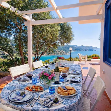 Il Gabbiano A Few Minutes Walk From The Sea Villa