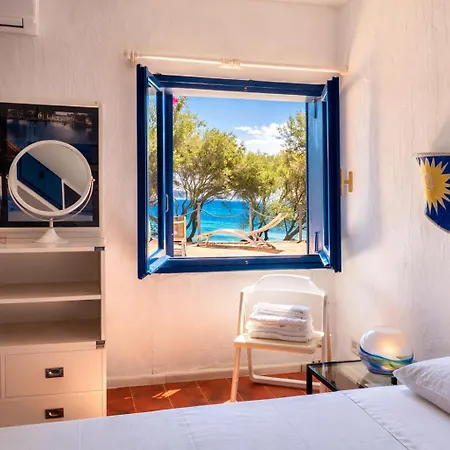 Villa Il Gabbiano A Few Minutes Walk From The Sea