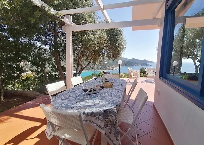 Villa Il Gabbiano A Few Minutes Walk From The Sea
