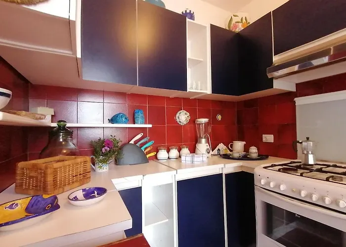 Villa Il Gabbiano A Few Minutes Walk From The Sea